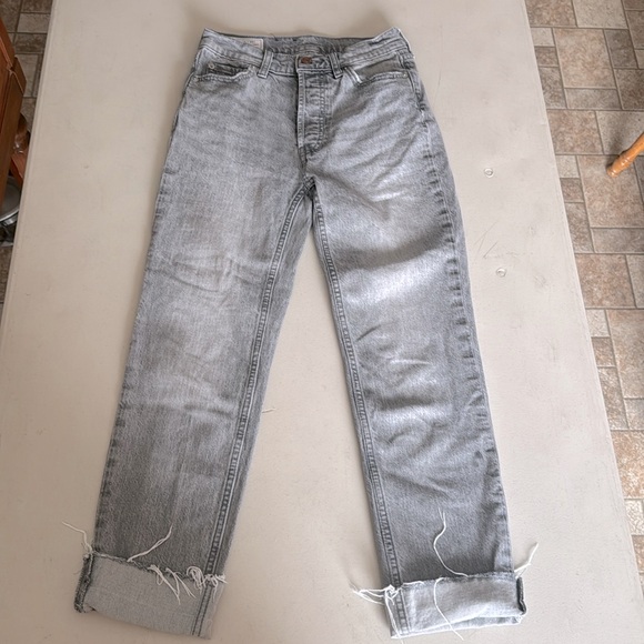 GAP Women's Gray Straight Leg Jeans - Picture 2 of 7